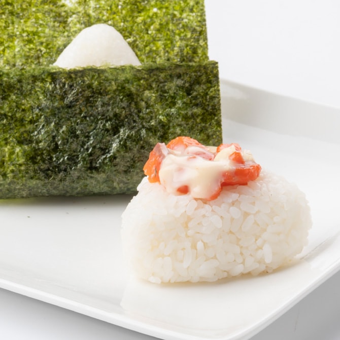 クリームチーズとサーモンおむすび